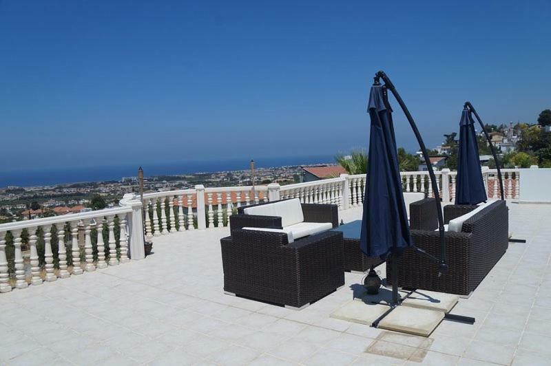 Villa Layla كيرينيا المظهر الخارجي الصورة